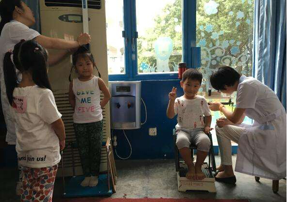 身高体重测量仪介绍成年男女身高体重标准表 身高体重测量仪介绍成年男女身高体重标准表