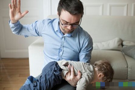 测试智商的仪器检测辨明经常在家殴打孩子容易让孩子造成孩子胆小心里阴暗